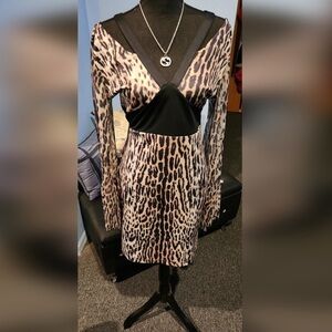 Cheetah Print Cold-Shoulder Dress
Size: L VENUS